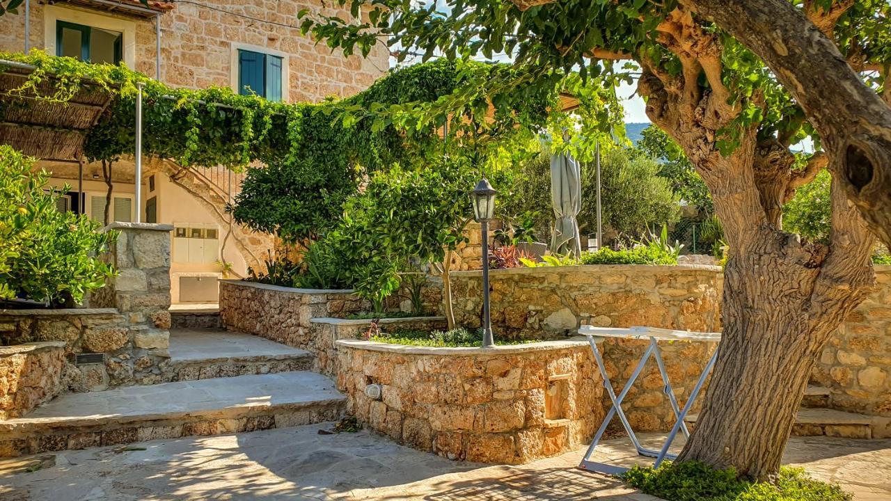 Apartments Obala Бол Экстерьер фото