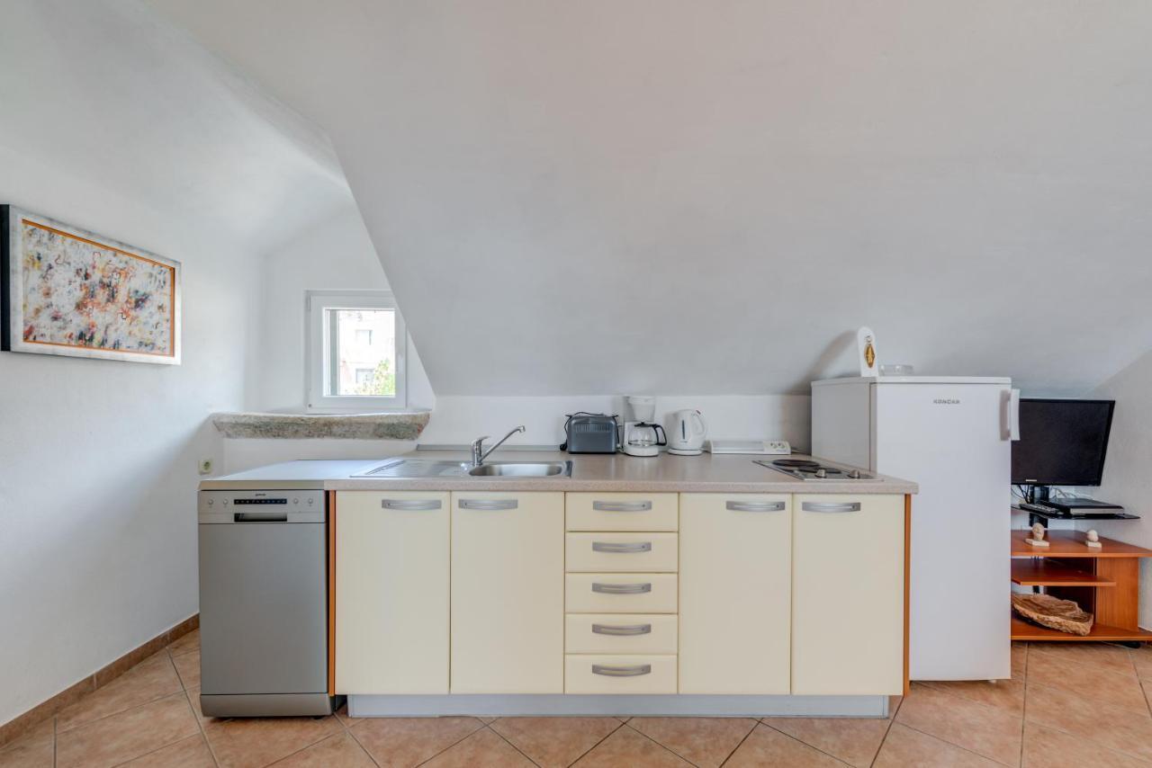 Apartments Obala Бол Экстерьер фото